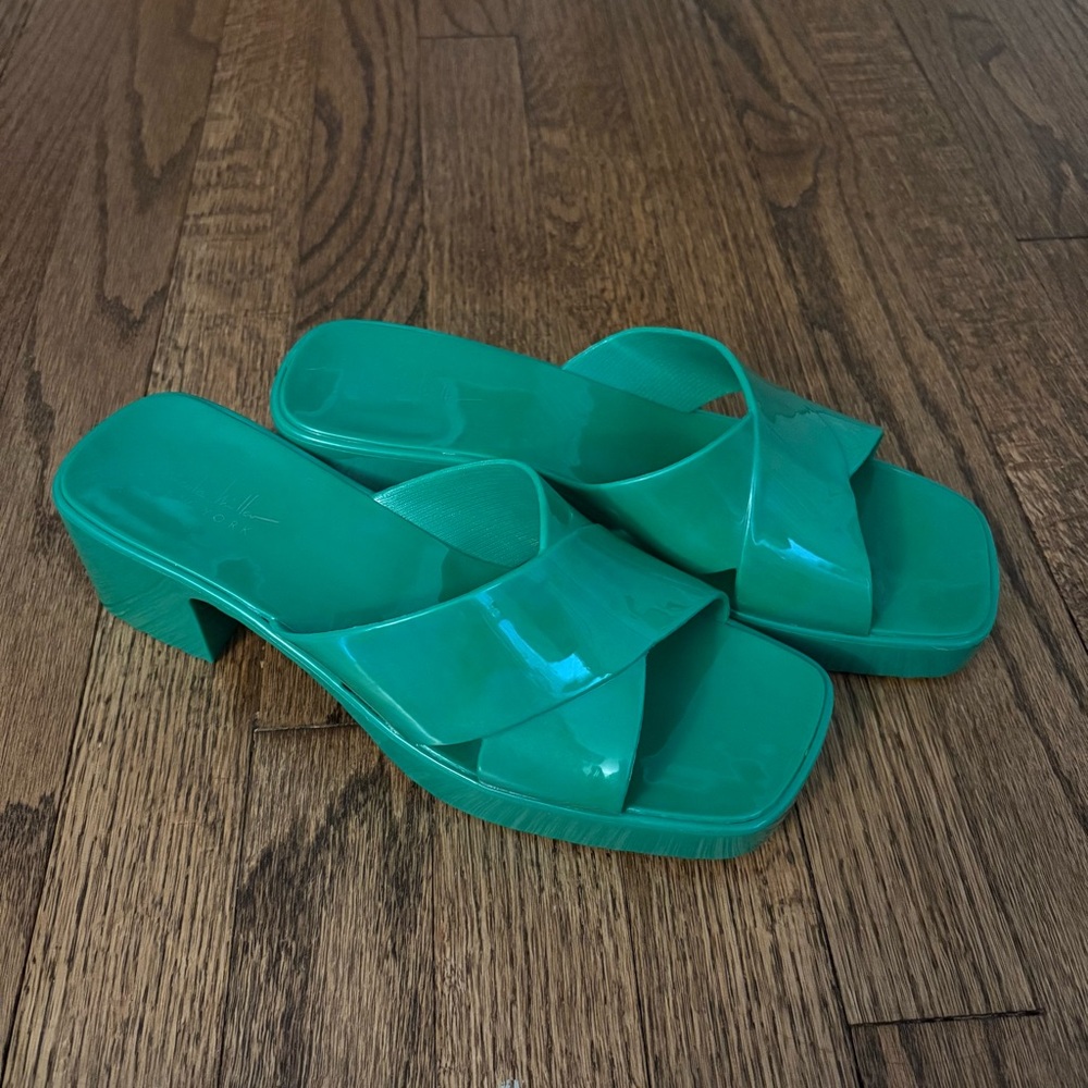 Nicole Miller Women's Sandals Sz 9 Green Block Heel Casual Slip-On Jelly Slides
